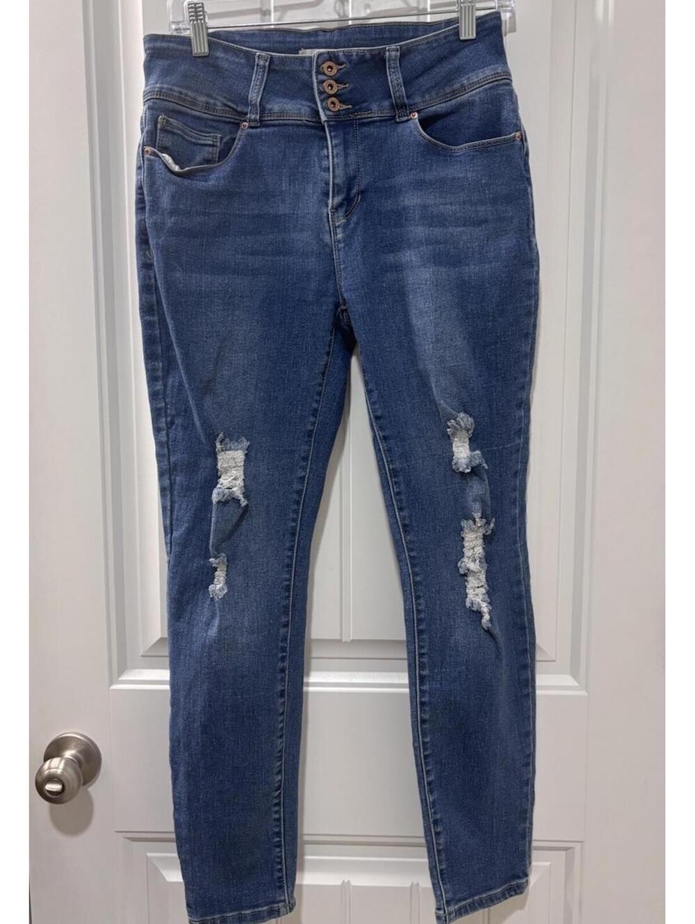 California Vintage 13/31 Distressed Jeans